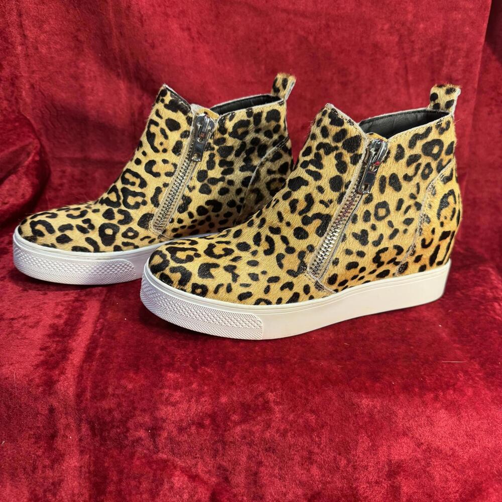 Steve Madden Women's Leopard Print Wedge Sneakers Size 6.5